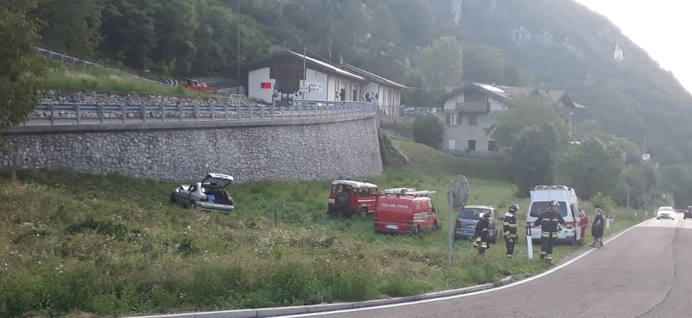 Ha un malore mentre è alla guida e l’auto si ribalta